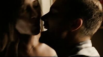 Garota russa vídeo caseiro de sexo brasileiro de óculos ligada na Cunilíngua antes do beijo