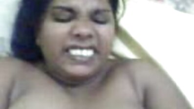 Sob a minissaia de uma morena russa, um menino descobriu um plug anal videos caseiros eroticos brasileiros saindo de um burro